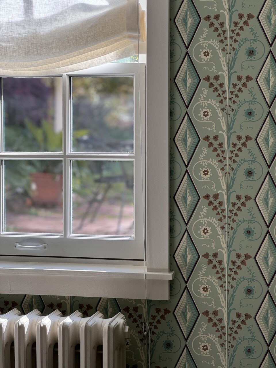 Guest Bathroom Wallpaper Detail Green Blue Grown