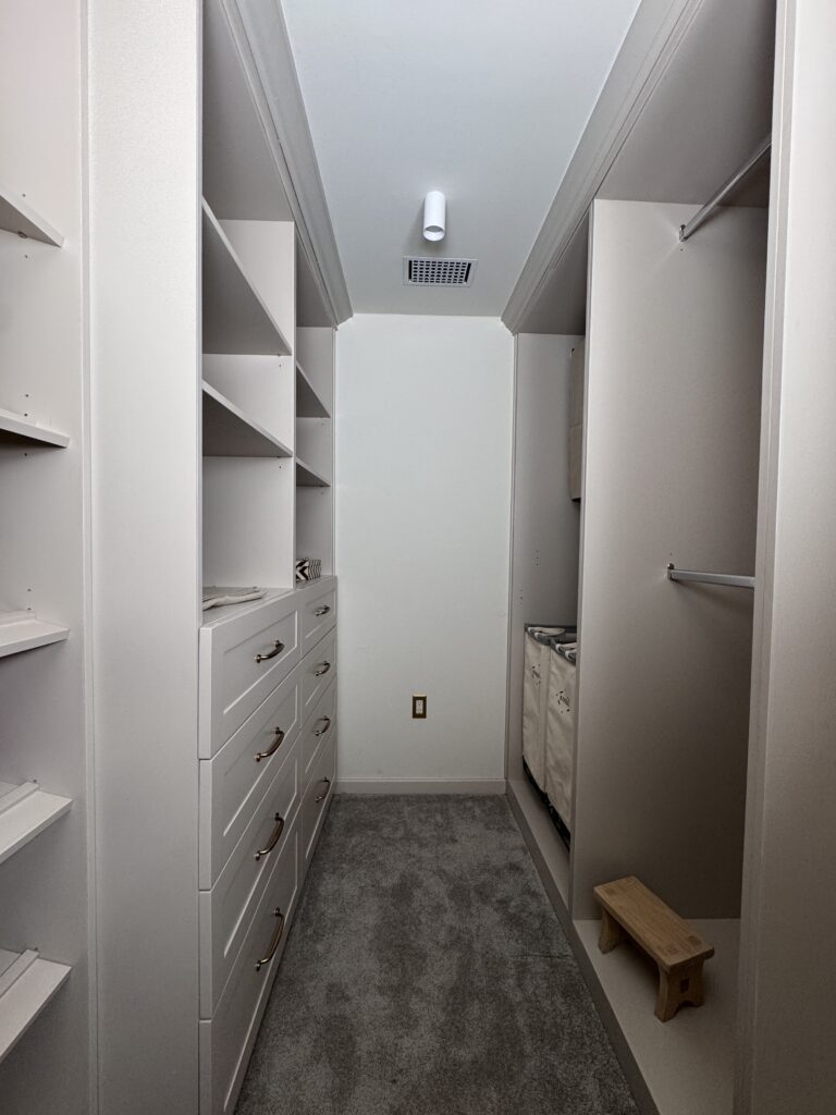 Full view closet
